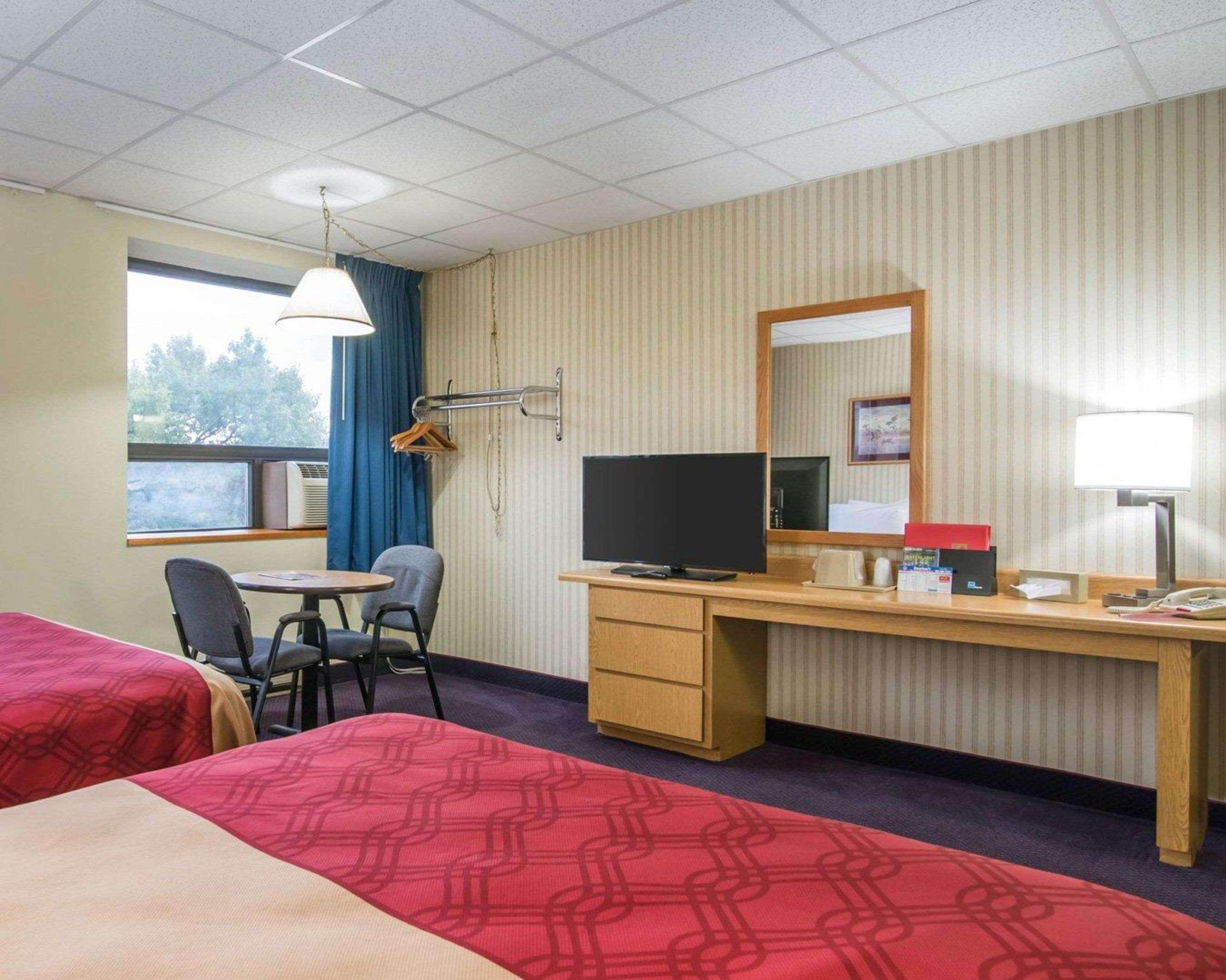 Econo Lodge Манчестер Екстер'єр фото