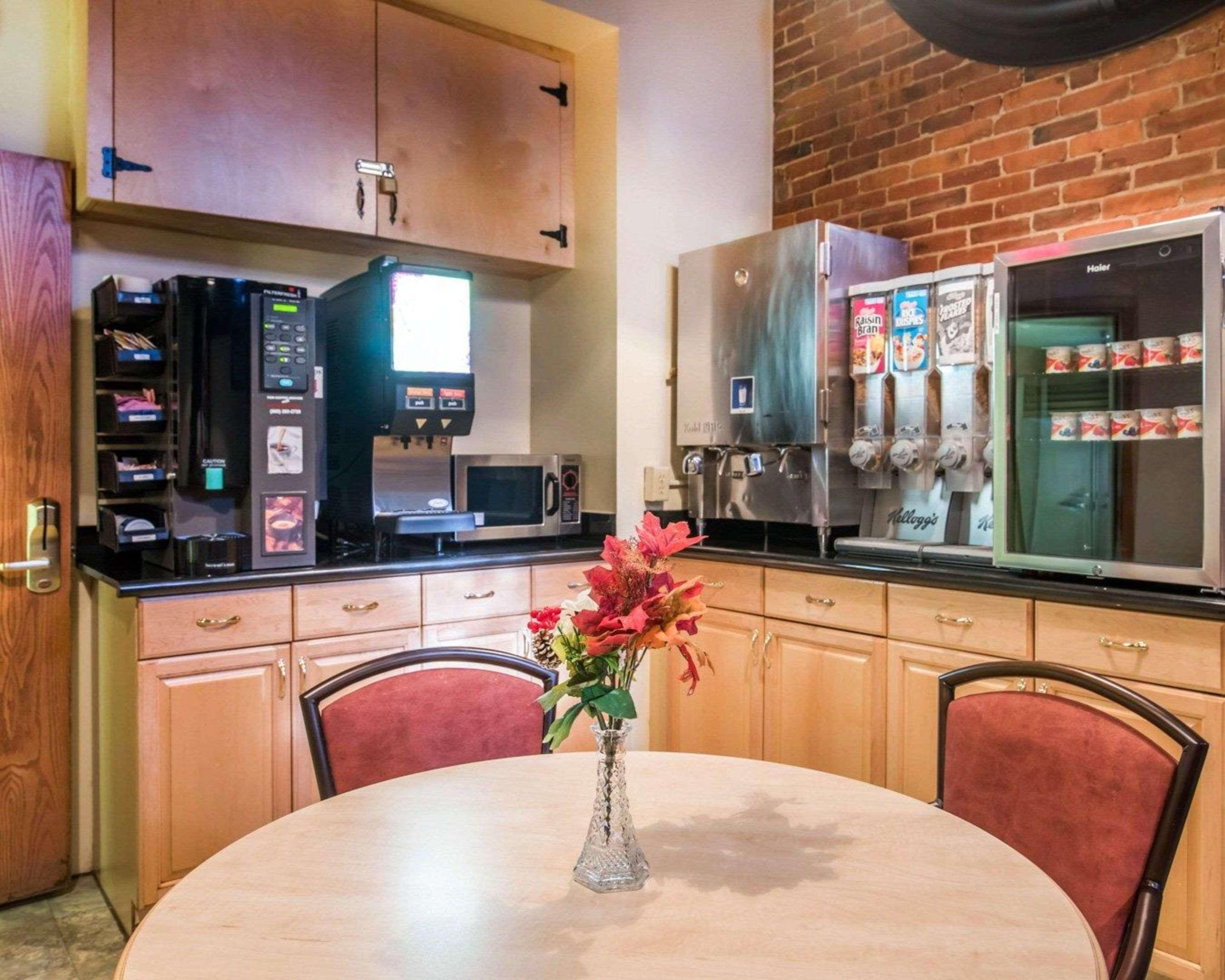 Econo Lodge Манчестер Екстер'єр фото